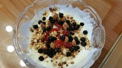 Jedz codziennie, by mieć mocne kości. Te produkty chronią przed osteoporozą