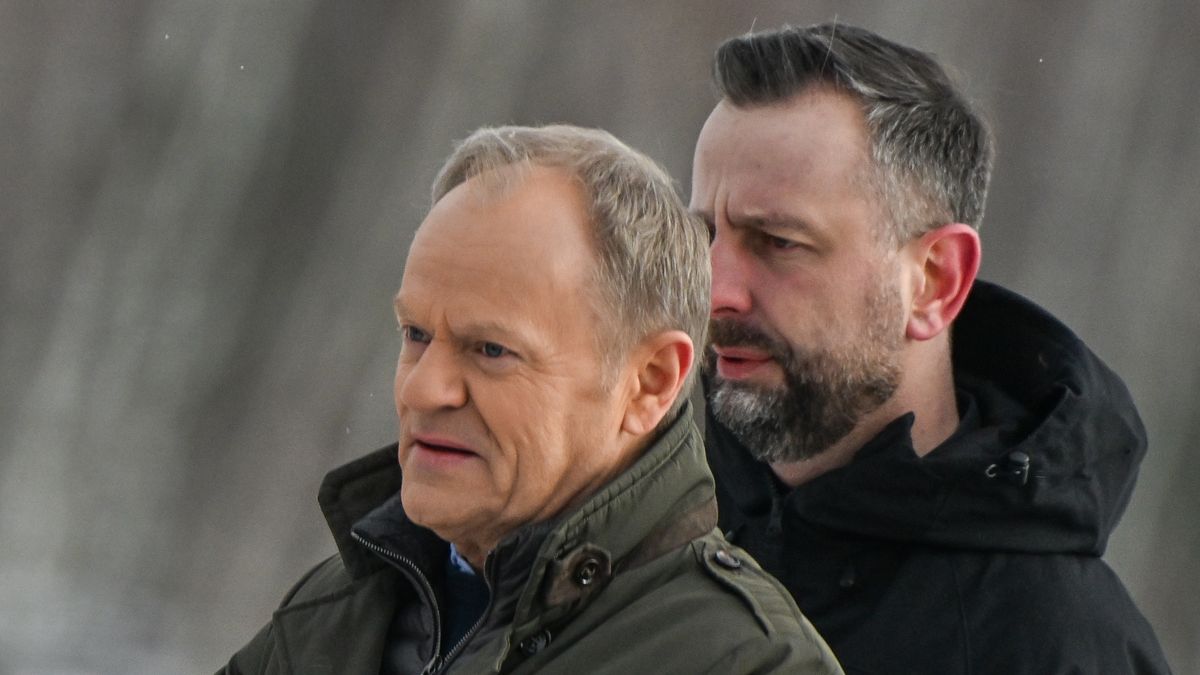 ZIELONKA, POLAND  FEBRUARY 19: Polish Prime Minister Donald Tusk (left) and Deputy Prime Minister and Defense Minister Wladyslaw Kosiniak-Kamysz (right), are seen during open tests of unmanned weapon systems at the Military Institute of Armament Technology (WITU) training ground in Zielonka, Poland, on February 19, 2026. (Photo by STR/NurPhoto via Getty Images)