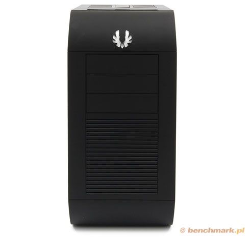 BitFenix Survivor Core - przód