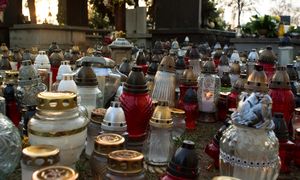 Gdzie wyrzucać znicze? Błąd jest nagminny