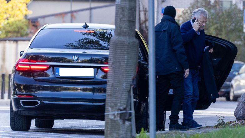 Aleksander Kwaśniewski w obiektywie paparazzi