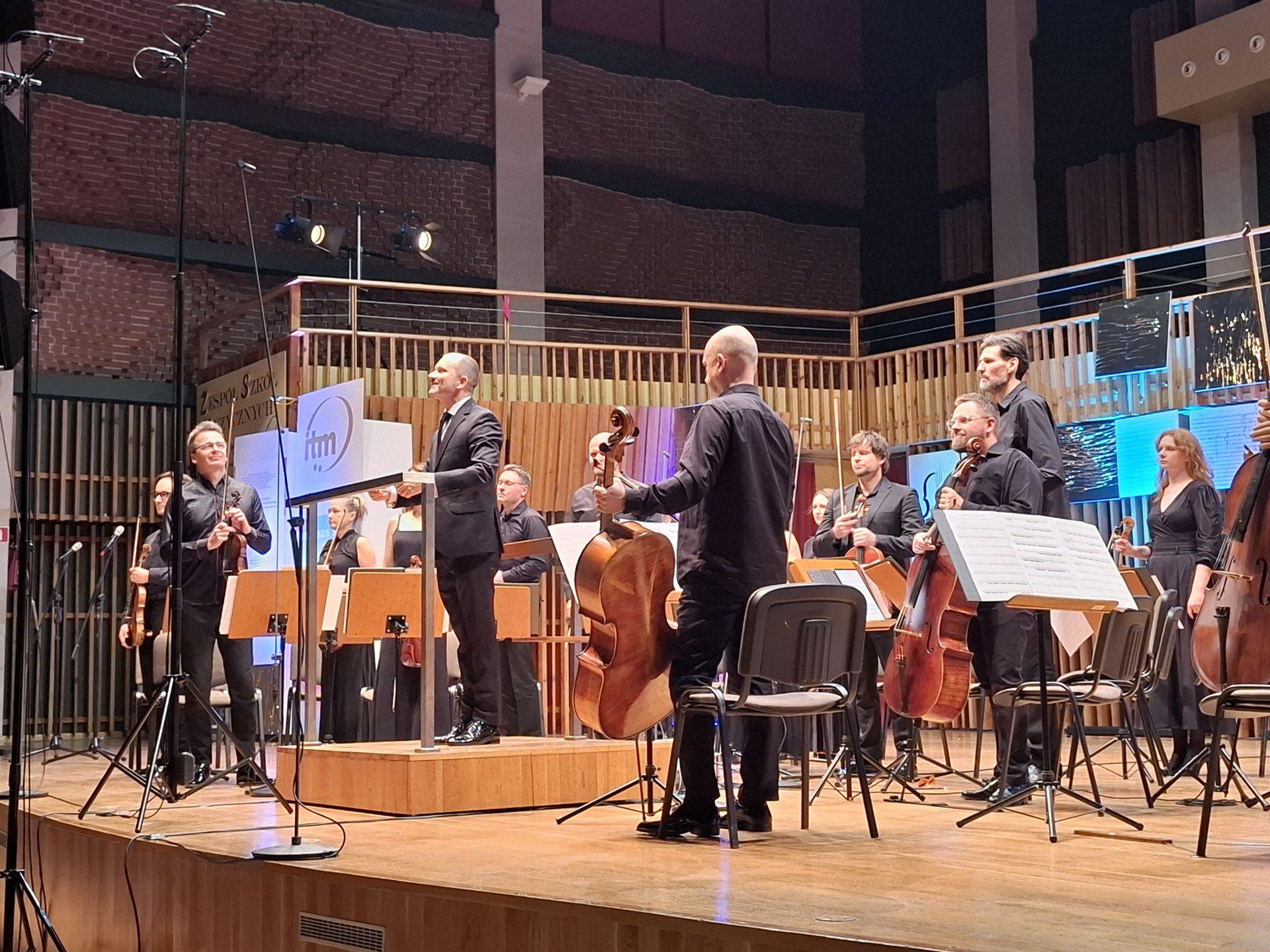 Każda z symfonii podczas konkursu prezentowana była przez Radomską Orkiestrę Kameralną.