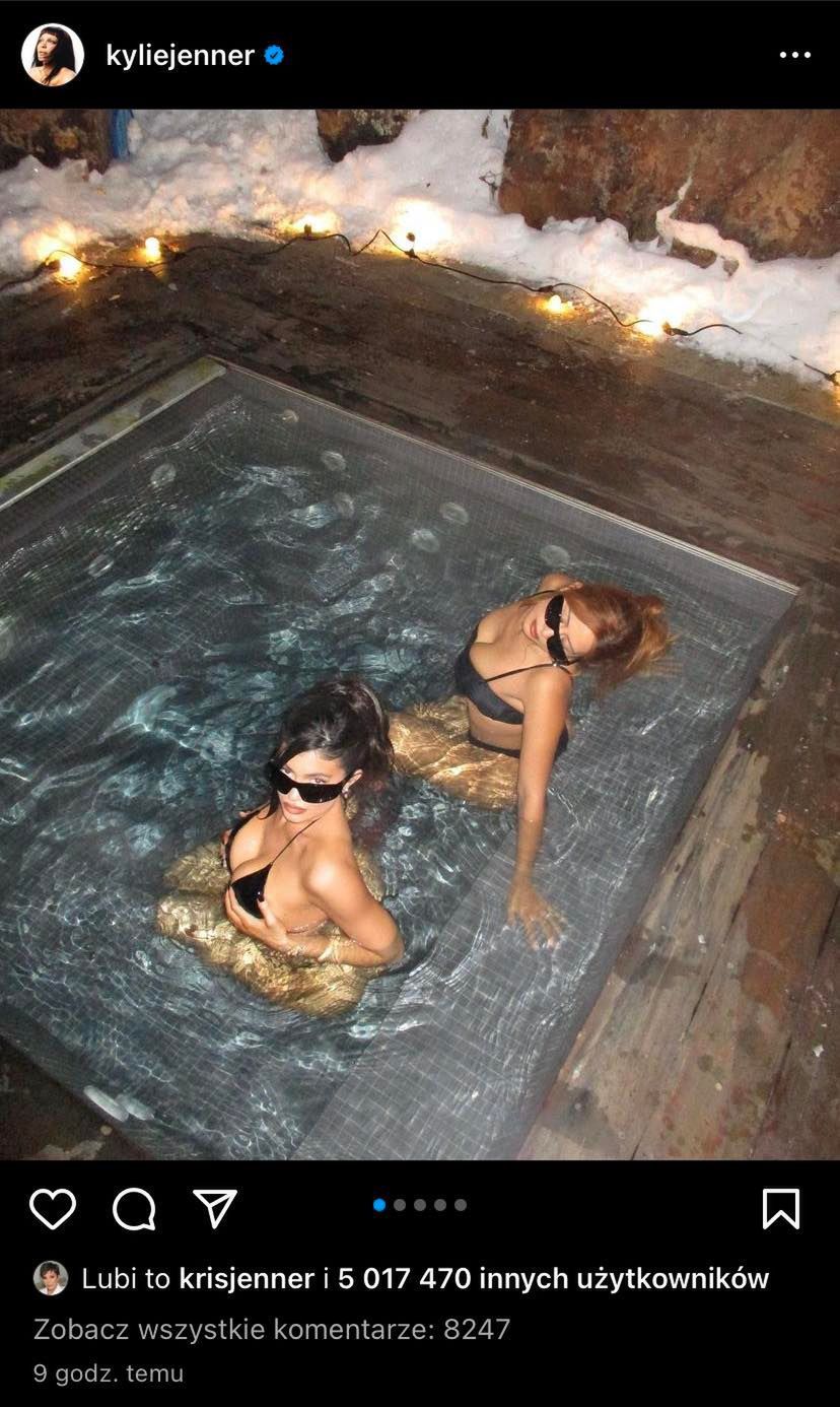 Lateksowa Kylie Jenner WDZIĘCZY SIĘ w jacuzzi