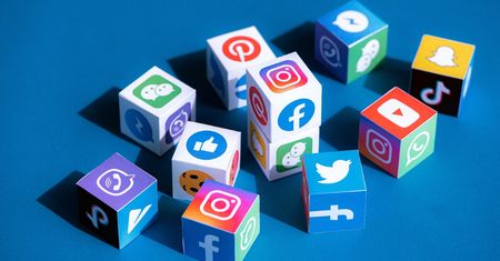 Oficjalne konta Kremla są nadal aktywne na Facebooku, Twitterze i YouTube – dlaczego?