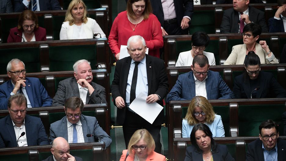 Wracają sprawy niewygodne dla dzisiejszej opozycji. Wiele śledztw umorzonych za PiS zostanie wznowionych