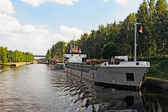 Fiński kanał na terenie Rosji. Operatorzy lodołamaczy boją się sankcji