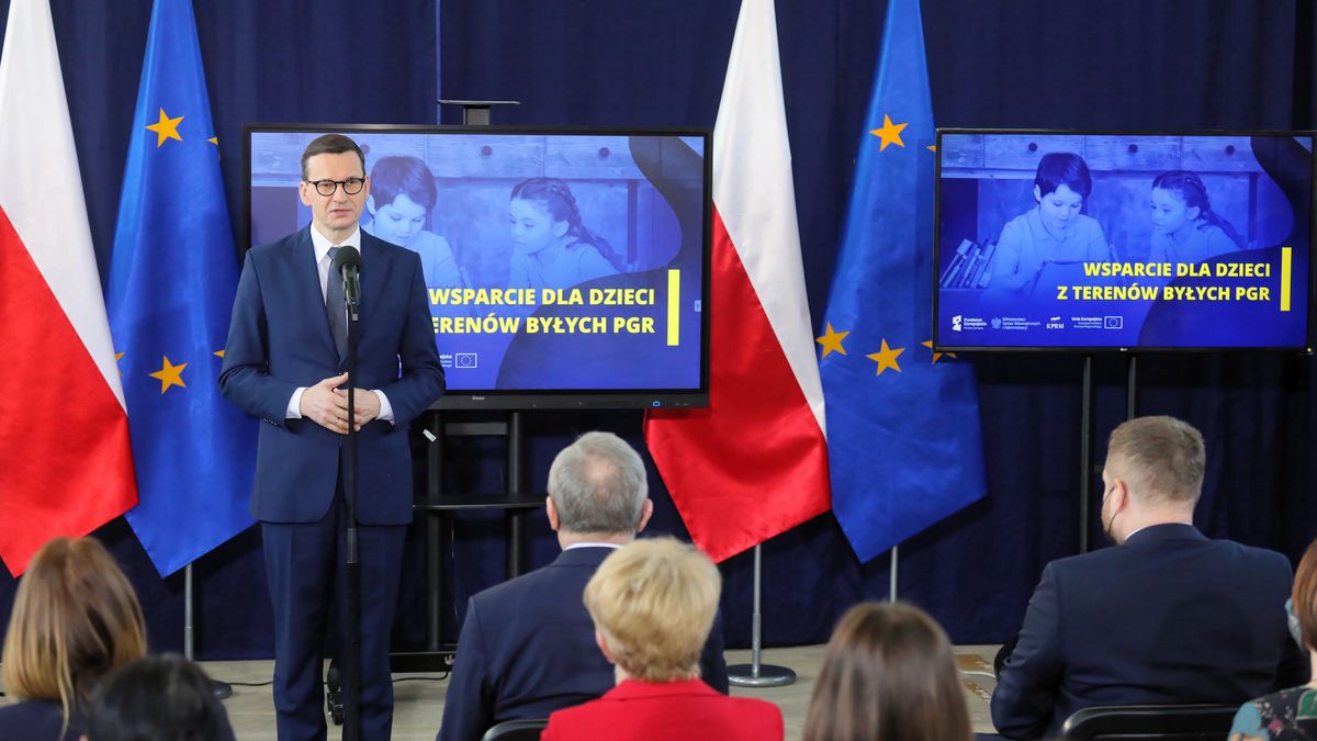 Na zdjęciu Mateusz Morawiecki na konferencji prasowej w Zatorze