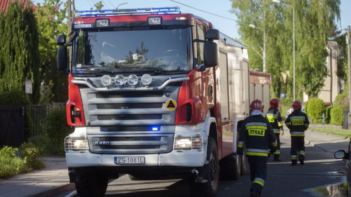 Wóz strażacki nie mieści się w bramie