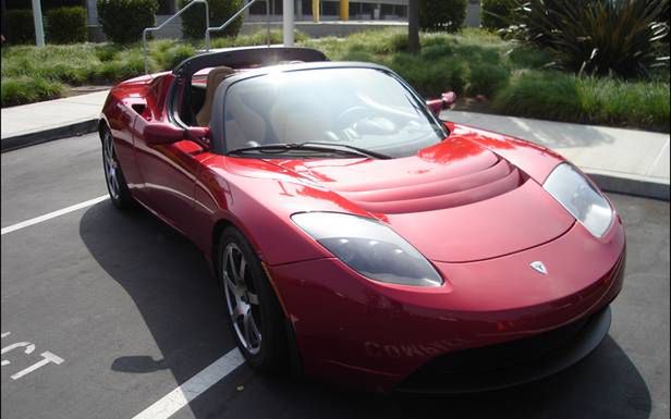 Tesla Roadster - produkcję zakończono w 2012 roku