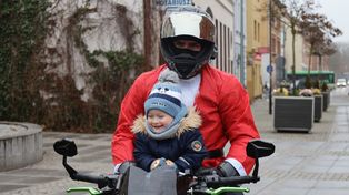 Szczecinek: MotoMikołaje spotkali się z mieszkańcami. Było głośno i wesoło