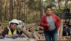 Dorota Wellman z geodetami w lesie reklamuje nielimitowany internet w Magenta Biznes od T-Mobile (wideo)