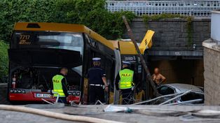15 rannych na Ochocie. Kierowca autobusu z zarzutami po wypadku
