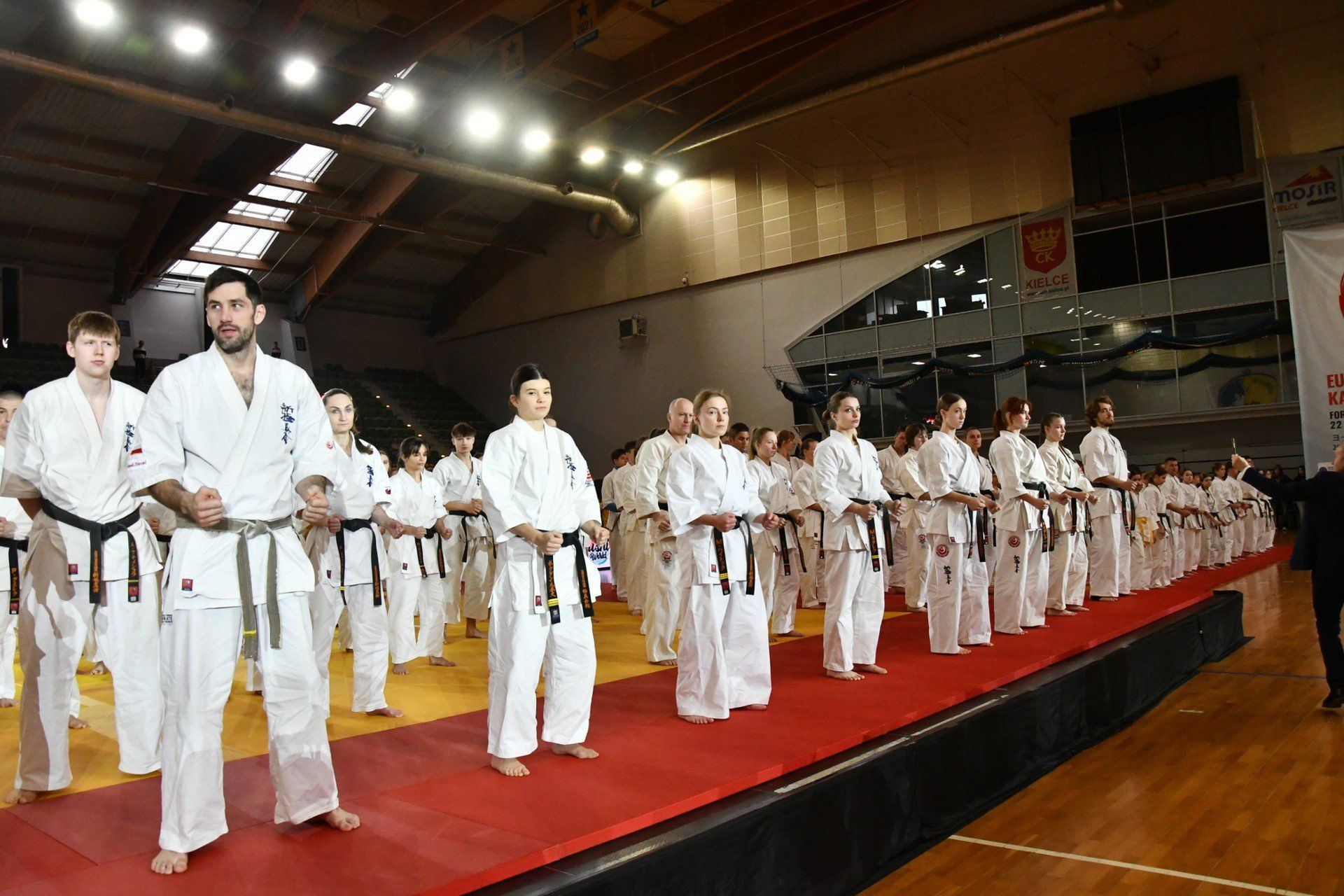 W Hali Legionów w Kielcach odbywa się Klubowy Puchar Europy w karate.