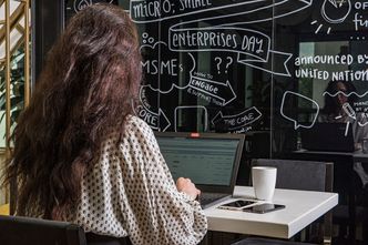 Skutki pandemii: w pół roku Polacy zlikwidowali ponad 70 tys. firm. To mniej niż przed rokiem