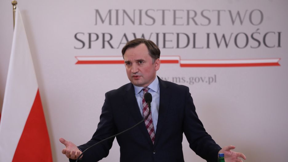 Zbigniew Ziobro podczas konferencji prasowej w Ministerstwie Sprawiedliwości. Zapowiada nowy projekt (aldg) PAP/Tomasz Gzell