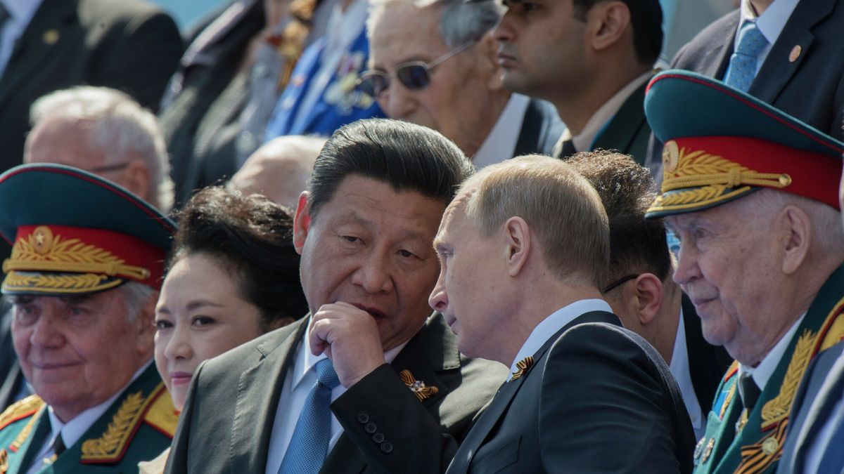 Wojtek Laski - archiwum 2016Fot. Wojtek Laski/East News  Parada z okazji 70. rocznicy zwyciestwa w II wojnie swiatowej. Moskwa, Rosja, 09.05.2015.   N/z: Xi Jinping i Wladimir Putin.Wojtek Laski