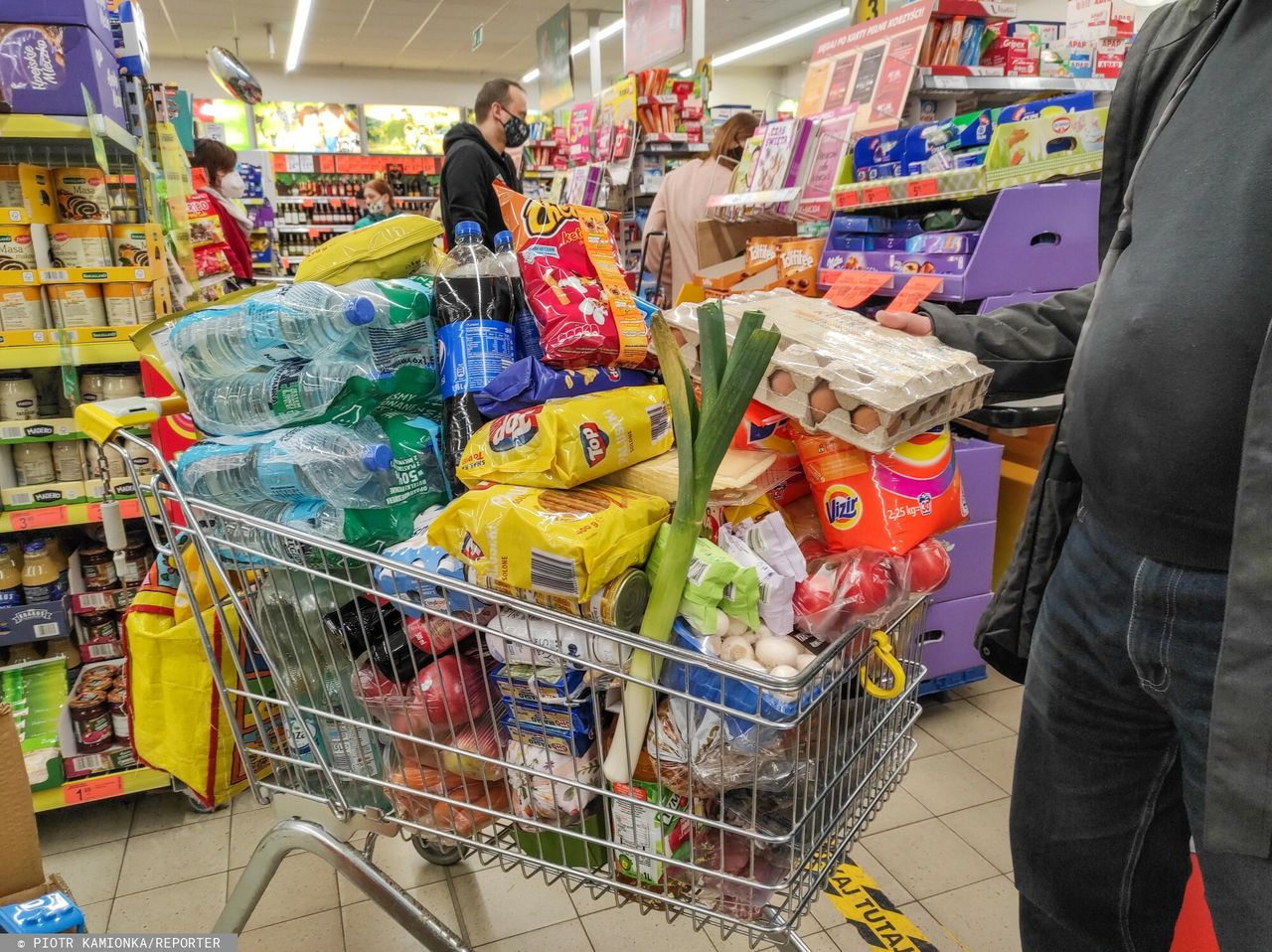 Wydajemy na święta do 900 zł, marnujemy nawet połowę jedzenia. "To masakra"