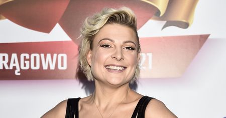 Magdalena Narożna na festiwalu w Mrągowie. Piosenkarka w kreacjach, jak z bajki