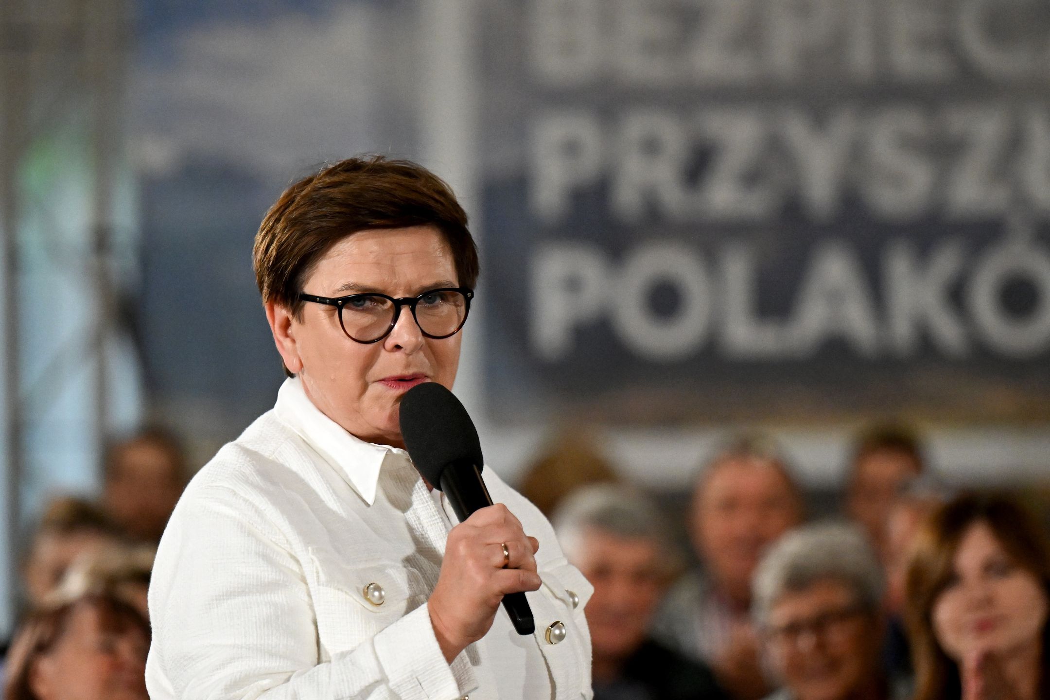 Nowe Miasto nad Pilicą, 19.09.2023. Kampania wyborcza do parlamentu 2023. Europoseł Beata Szydło podczas spotkania z mieszkańcami w Nowym Mieście nad Pilicą, 19 bm. (mr) PAP/Piotr Polak