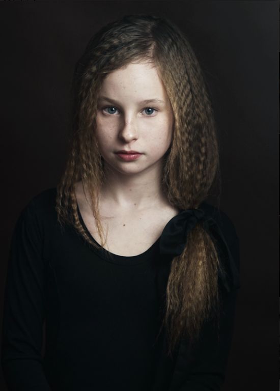 Magdalena Berny - portrety dziecięcej zadumy, refleksji, smutku 3