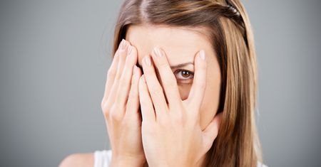 Google usunie sfabrykowaną pornografię. Nie rozwiąże to jednak całości problemu