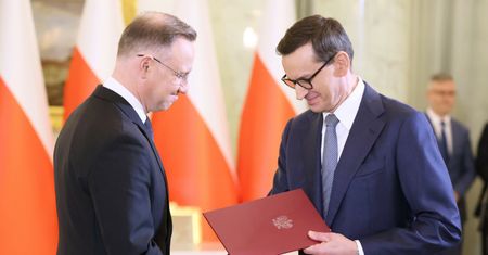 Drugie dno zaprzysiężenia Morawieckiego. Po co idą do rządu?