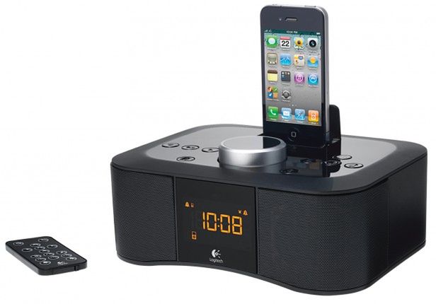 Clock Radio Dock S400i pozwala obudzić się i zasnąć przy ulubionej muzyce 1