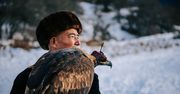 Patryk Biegański sfotografował kazachskiego trenera orłów. Ta więź jest piękna