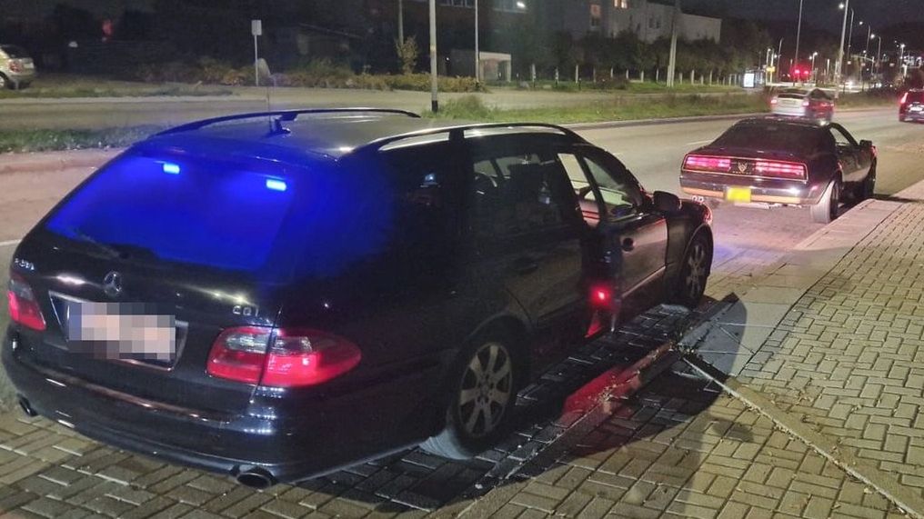 Nieoznakowany radiowóz - bardzo nietypowy