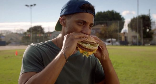 McDonald's reklamuje większego Big Maca. Autorem spotu We Are Unlimited (wideo)