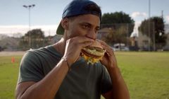 McDonald's reklamuje większego Big Maca. Autorem spotu We Are Unlimited (wideo)