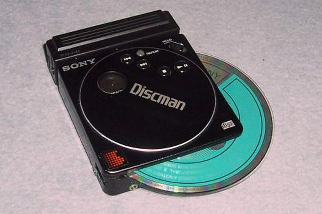 8 cudów techniki z lat 90. Napęd ZIP, robot AIBO i pager BlackBerry. Pamiętasz je? 8