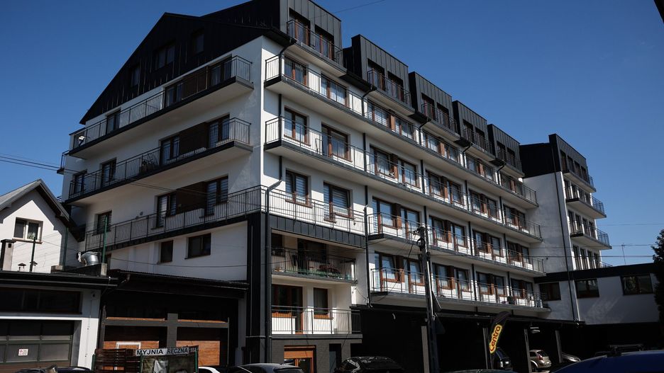 Domek i warsztat zamienione w blok - słynna na całą Polskę samowola budowlana przy ul. Centralnej