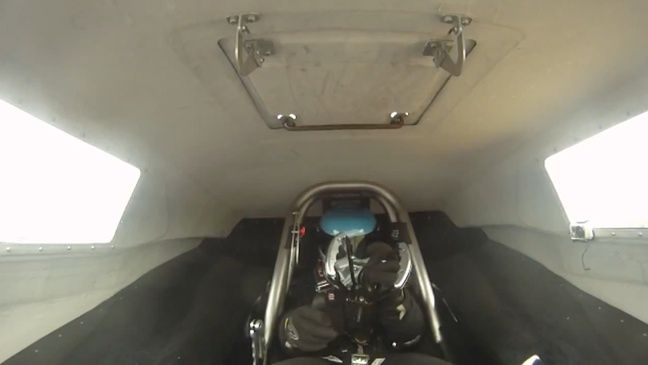 Kiedy podczas wyścigu odpadnie Ci kierownica... [wideo] 1