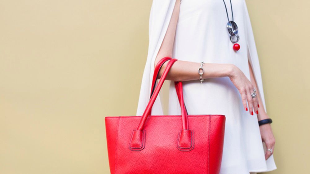 Klasyczny shopper bag będzie pasował do eleganckich stylizacji