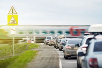 Polacy wynajmują auta, ale długi firm rosną. Nowy raport o stanie branży