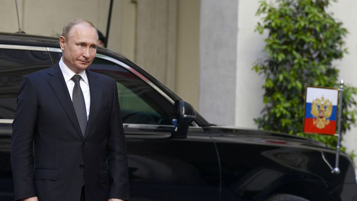 W Rosji od ćwierć wieku trwa próba przesadzenia urzędników do rosyjskich aut. Do tej pory każda spełzła na niczym