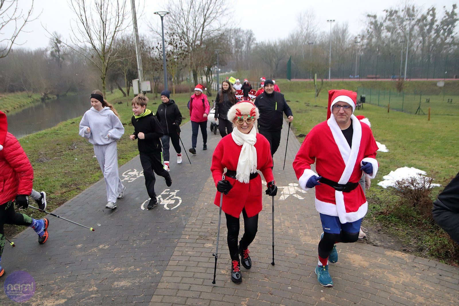 Mikołajowy parkrun w parku na Słodowie we Włocławku, 6 grudnia 2025