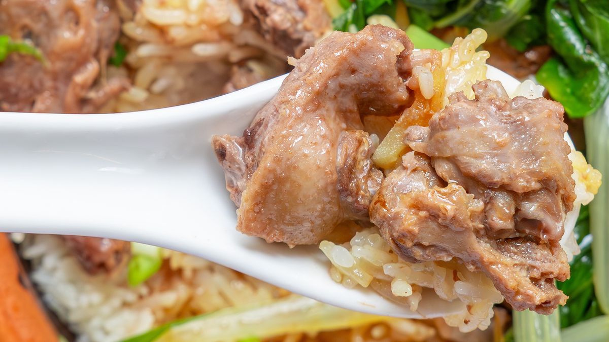 top view claypot rice with marinated squab at vertical compositionHongZhi Luosquab, pigeon, marinated, food, clay, pot, Chinese, preserved meats, vegetable, traditional, meal, rice, asian, cuisine, sauce, earthen, warm, bowl, hot, asia, eastern, lunch, assorted, cook, culinary, delicious, east, healthy, mixtures, taste, tasty, tradition, china, orient, oriental, popular, meat, prepared, vertical, no people, squab, pigeon, marinated, food, clay, pot, chinese, preserved meats, vegetable, traditional, meal, rice, asian, cuisine, sauce, earthen, warm, bowl, hot, asia, eastern, lunch, assorted, cook, culinary, delicious, east, healthy, mixtures, taste, tasty, tradition, china, orient, oriental, popular, meat, prepared, vertical, no people