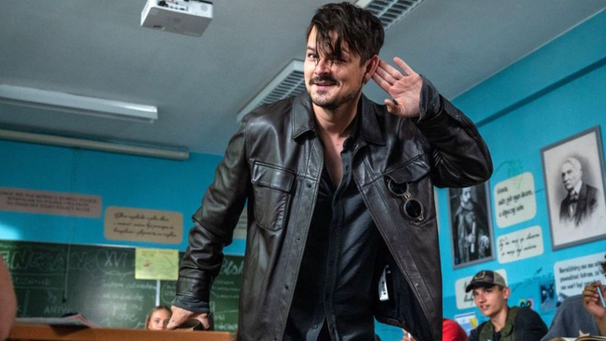 Dawid Ogrodnik to główna postać w filmie "Piep*zyć Mickiewicza"