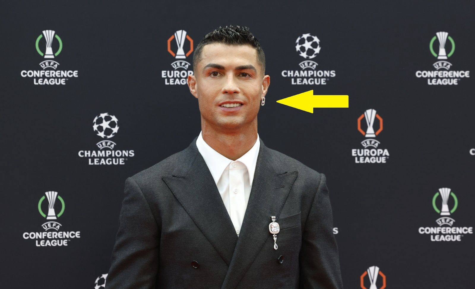 Cristiano Ronaldo błysnął kolczykiem na losowaniu Ligi Mistrzów. Wiadomo, ile kosztuje