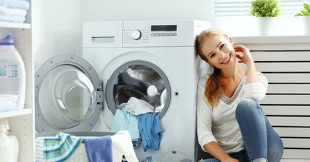 Dlaczego starszy wiek matki wiąże się z większym ryzykiem podczas ciąży?
