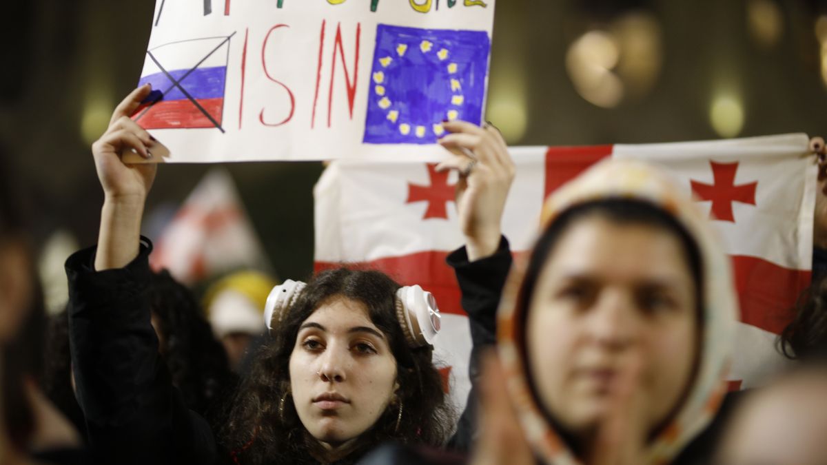 TBILISI, GEORGIA - MARCH 09: People gather to stage a demonstration against the bill on foreign influence transparency in Tbilisi, Georgia on March 9, 2023. Georgiaâs ruling party Georgian Dream announced early Thursday that it will withdraw its draft bill on foreign agents amid mass protests in the countryâs capital Tbilisi. (Photo by David Mdzinarishvili/Anadolu Agency via Getty Images)