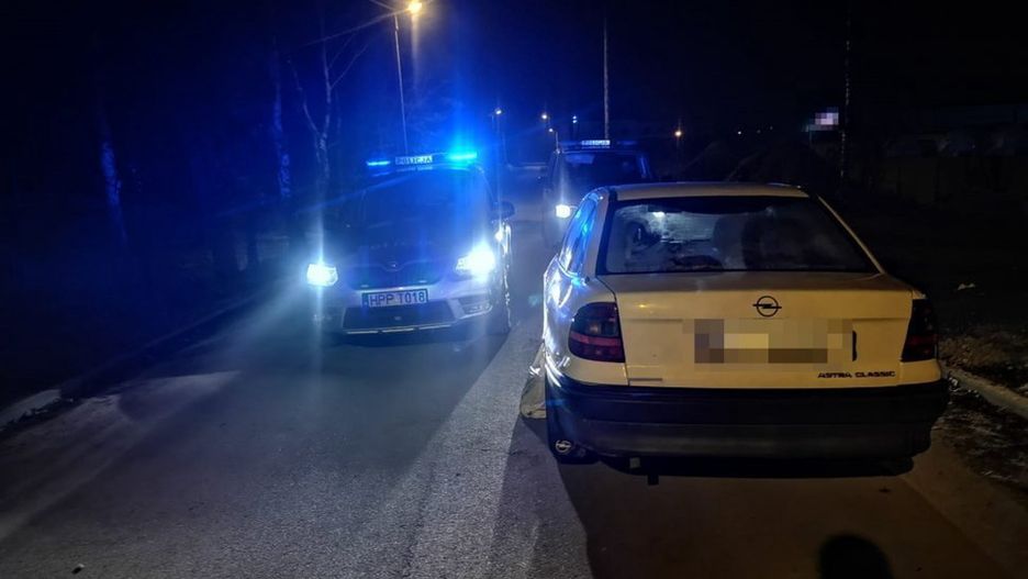 Tarnowskie Góry. Policjanci nie mieli problemów z zatrzymaniem uciekającego opla.
