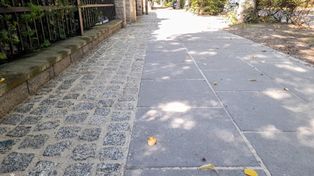 Poznań: Nowy chodnik na Ściegiennego. Piesi zyskali bezpieczną i wygodną przestrzeń