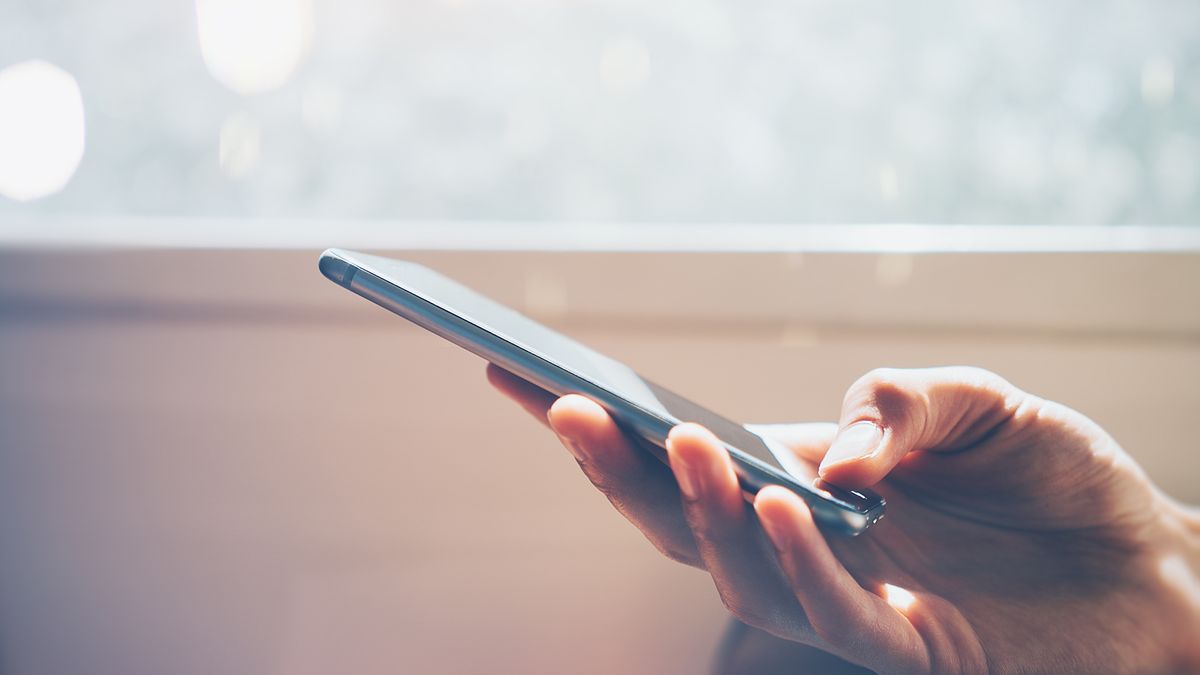 Ekonomiczny i funkcjonalny prezent na święta – Huawei P8 Lite 1