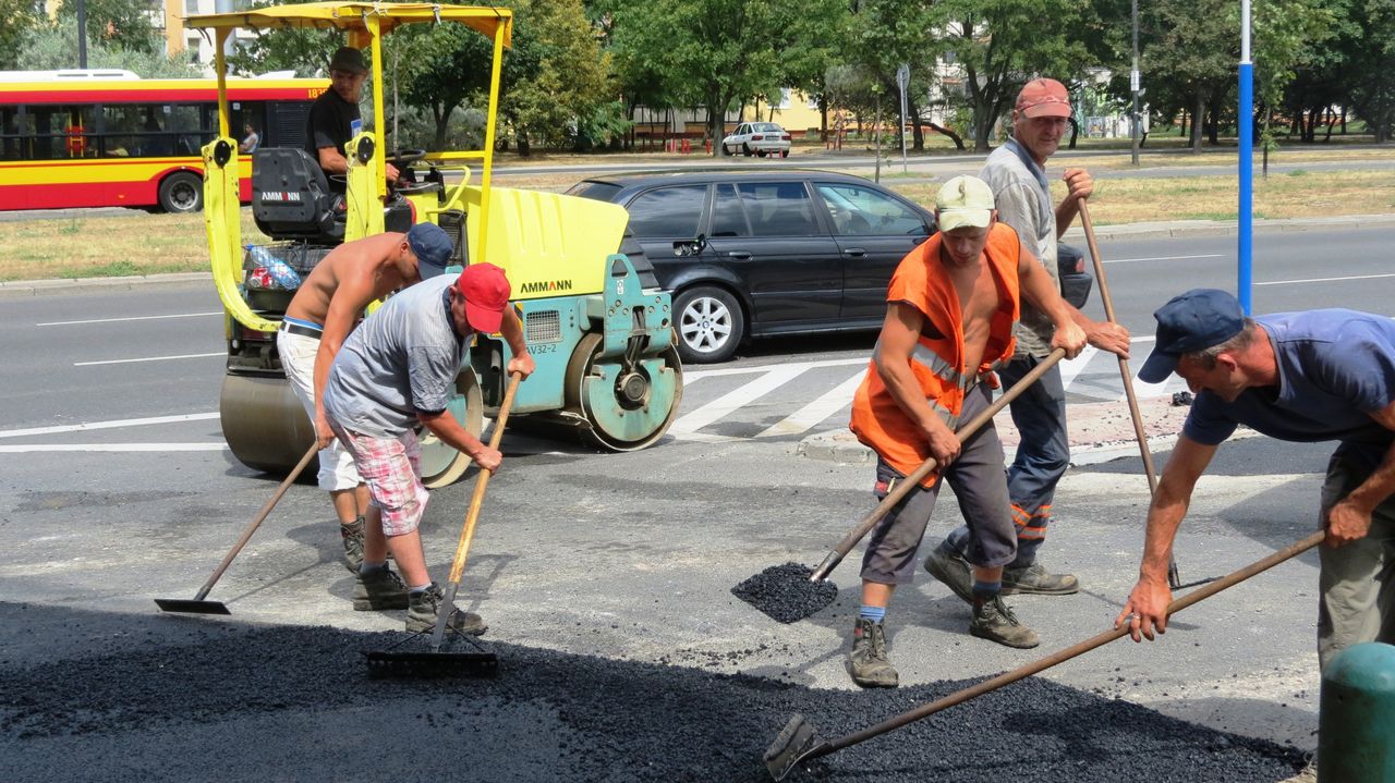 Nowy chodnik na Ursynowie, ścieżka rowerowa na ul. Ostrobramskiej