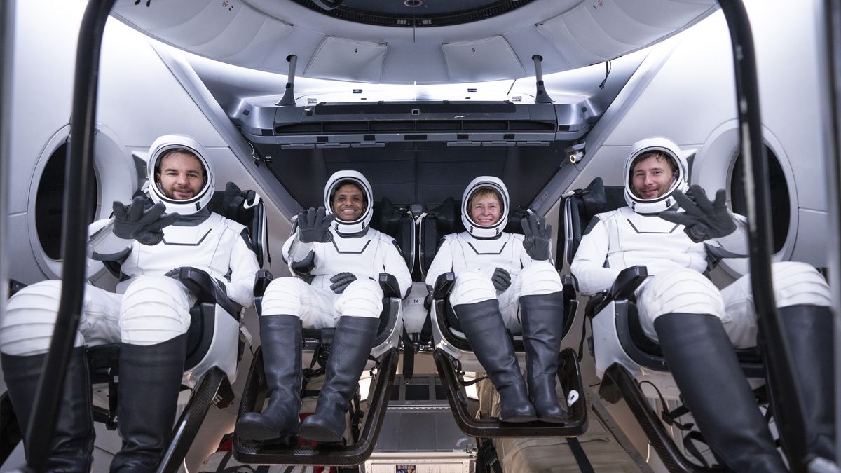 Załoga misji Ax-4, z udziałem Polaka, Sławosza Uznańskiego