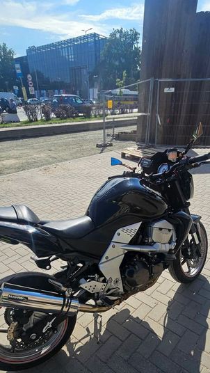 Wypadek w Płocku. Motocyklista trafił do szpitala po zdarzeniu na al. Jachowicza!