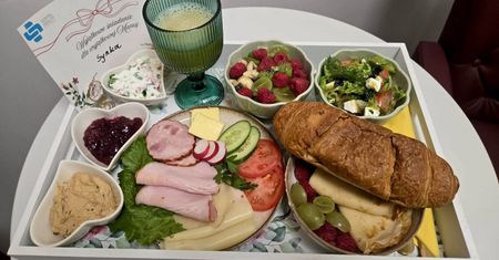 To nie fotomontaż. Pokazali szpitalne śniadanie. "Nowość"